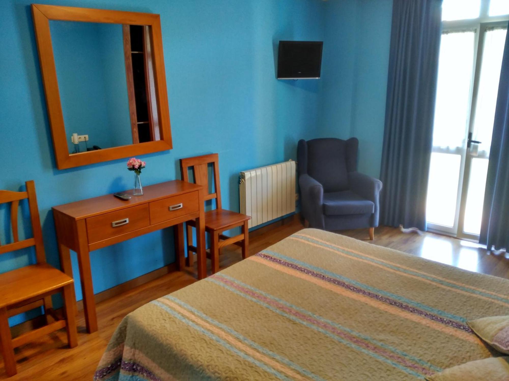 Hotel Águila Real Onís Habitación foto